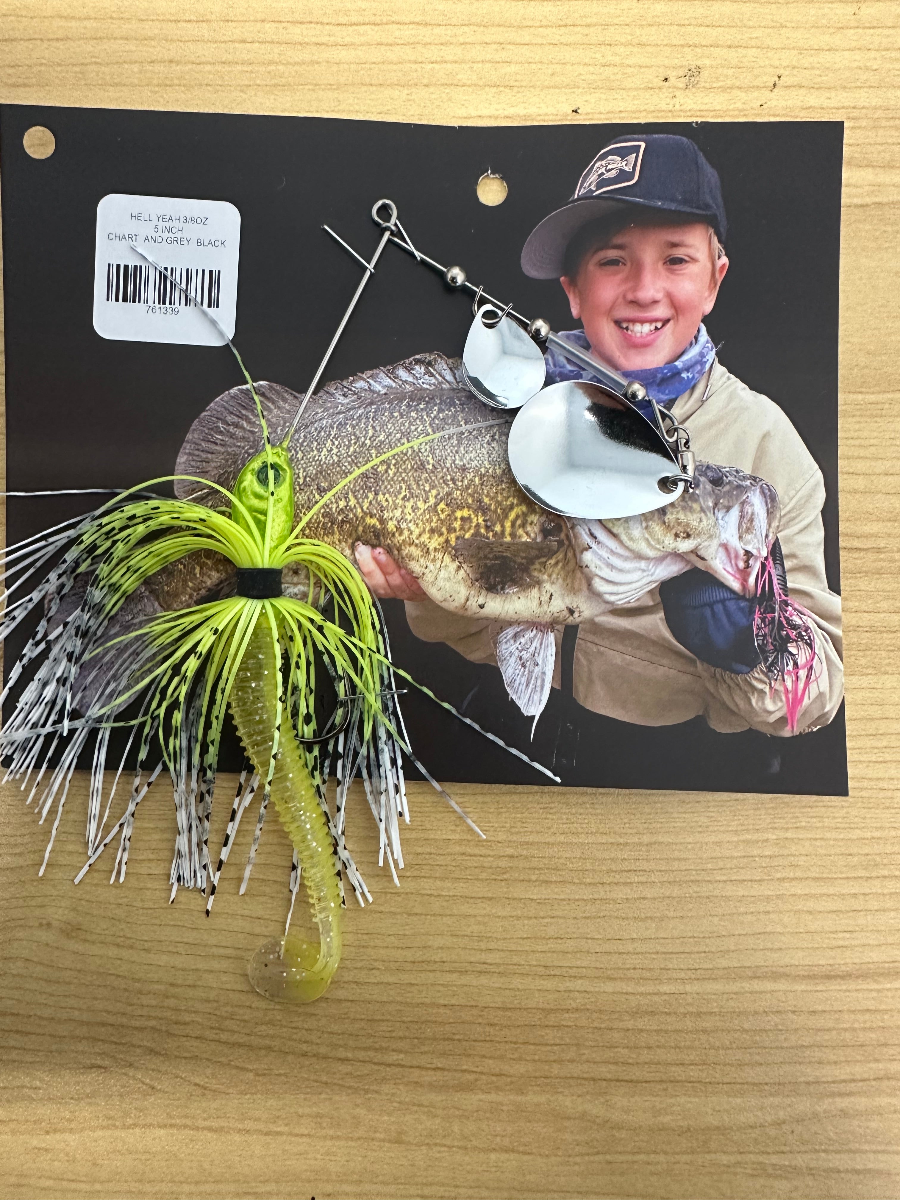 Hell Yeah Spinnerbait Xl Wire Chart And White 3” Ribbed candy Plastic